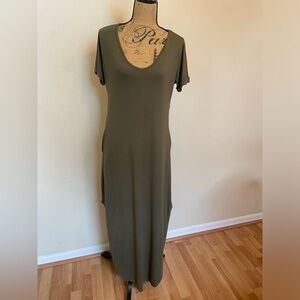 Venus, casual olive green T-shirt dress